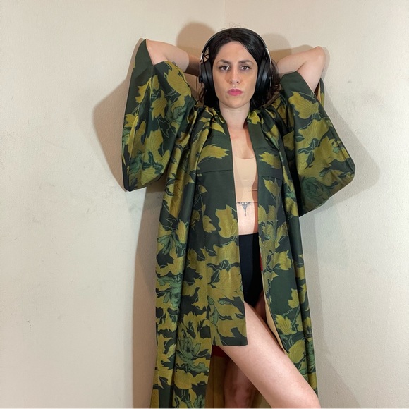 perfect shades of green foliage anoint your limbs with this true antique kimono - Picture 1 of 16